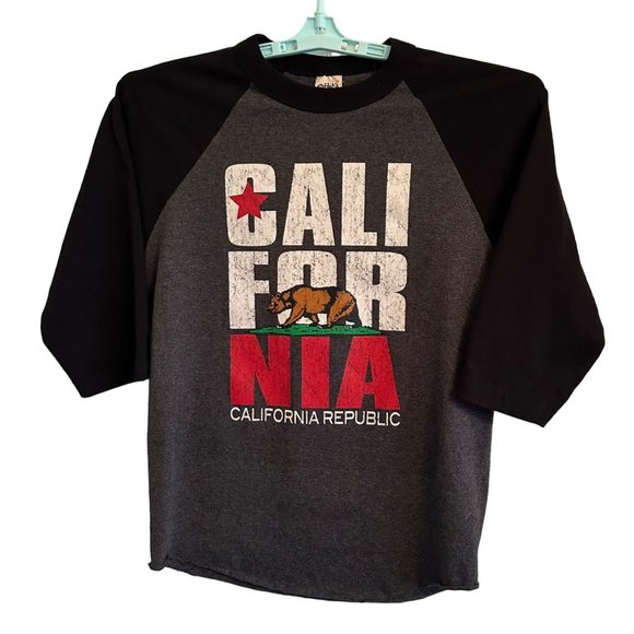 SHAKA Other - California Republic SHAKA Baseball Size M T-Shirt 3/4 Raglin Sleeve Gray Black